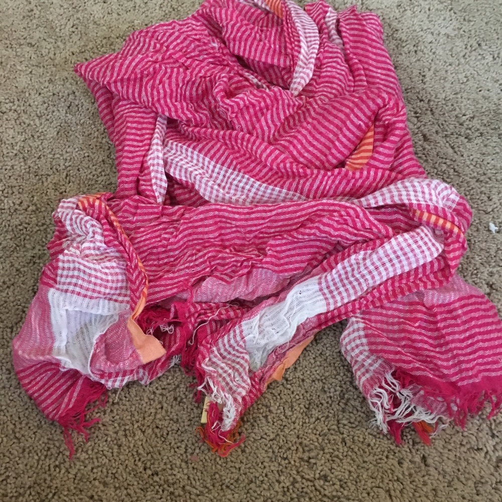 American Eagle scarf
